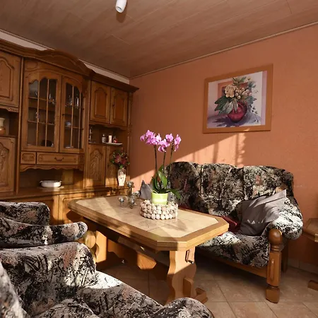 Geraeumige Mit Garten In Brusow, Cleaning Included Daire