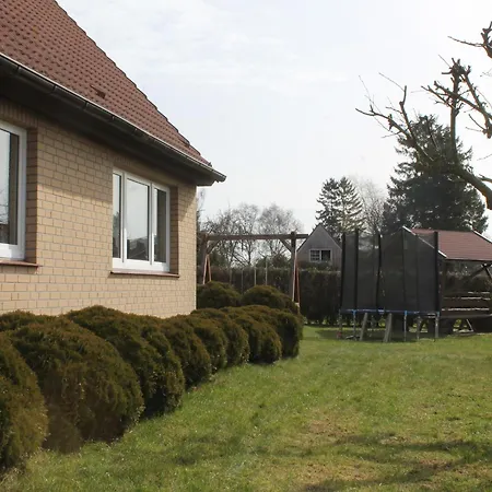 Geraeumige Mit Garten In Brusow, Cleaning Included * Kröpelin